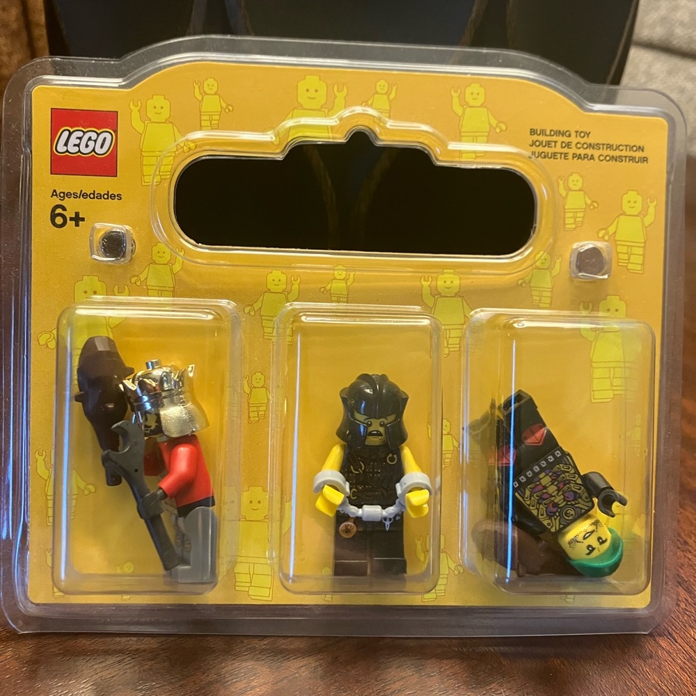 Lego store exclusive mini figures #852766
